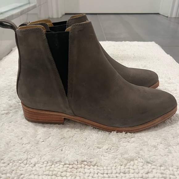 NISOLO Everyday Chelsea Boot - Grey - Size 8.5-9 - Picture 1 of 9